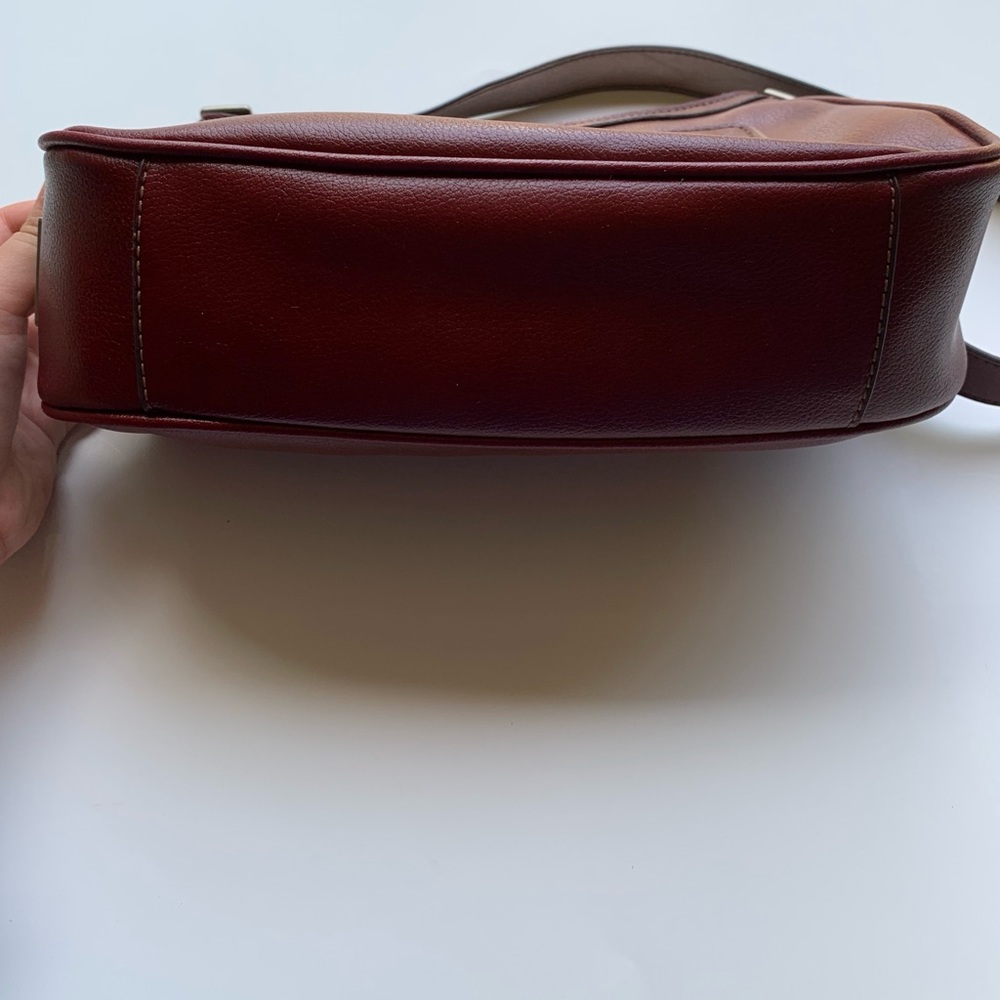 COPY - Nice Red Liz Claiborne bag - Picture 7 of 7